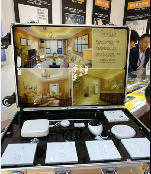 匠心格調(diào) 精彩綻放——朗能公司參加古鎮(zhèn)燈博會風(fēng)采